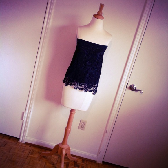 SOLD ON SALE Black Floral Lace Convertible Mini - Picture 2 of 4