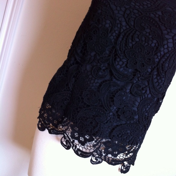 SOLD ON SALE Black Floral Lace Convertible Mini - Picture 4 of 4