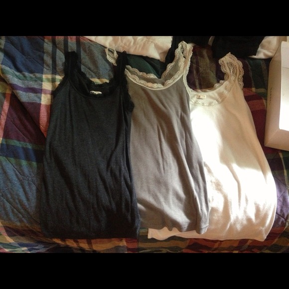 Aerie tanks🚫 TRADED!SOLD!🚫