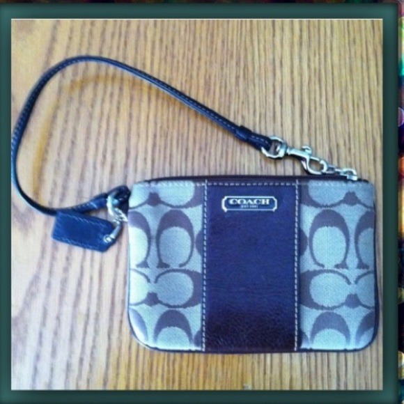 Coach Clutches & Wallets - ❤SOLD❤Authentic Coach wristlet like new!!