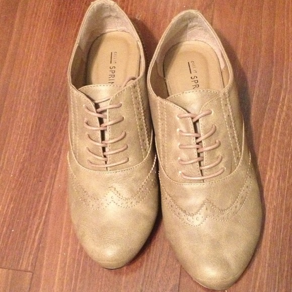 (ALREADY RESERVED)Tan oxfords