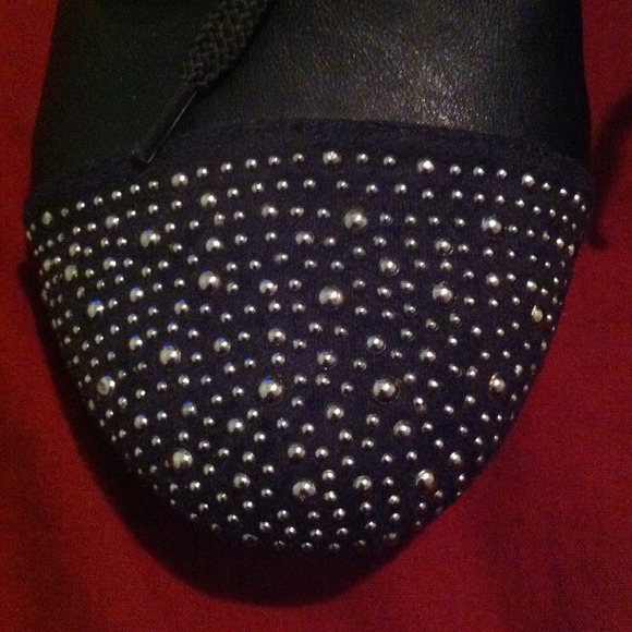 Studded black shoes - Picture 4 of 4
