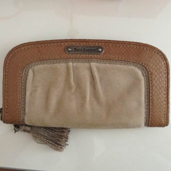 Juicy Couture long wallet