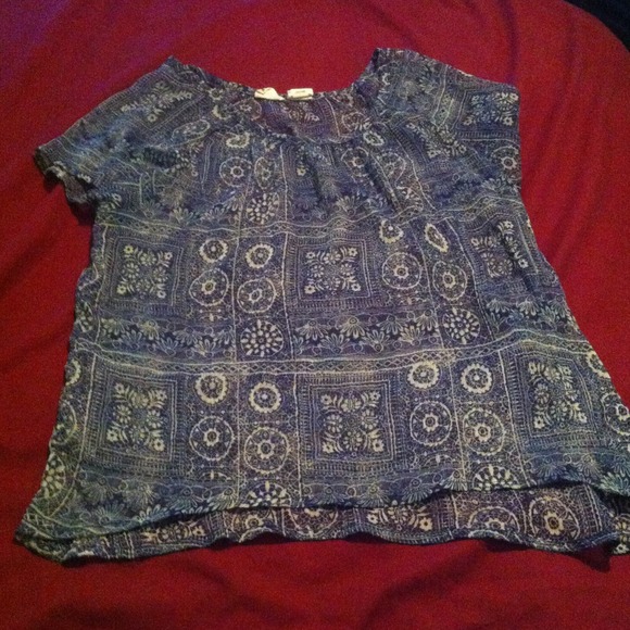 Sheer blue pattern top - Picture 1 of 3