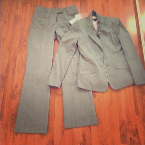 Anne Klein suite