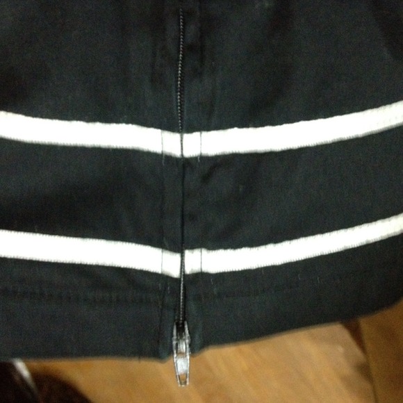 ❌SOLD❌Adorable black dress with cute bows! - Picture 4 of 4