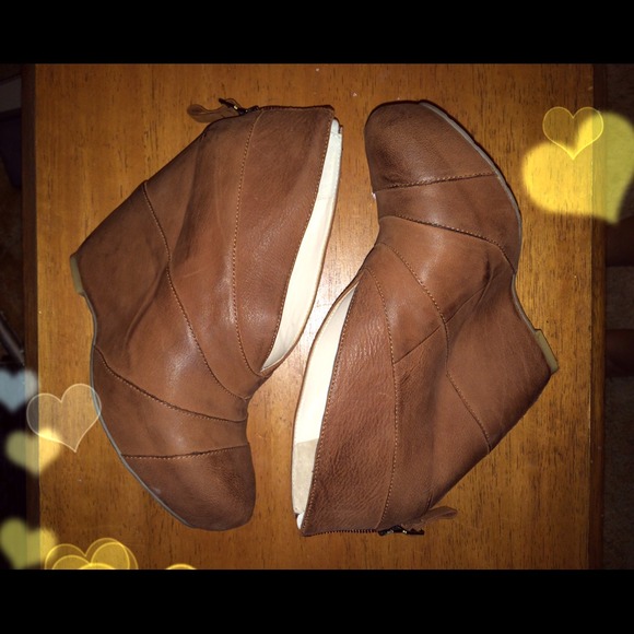 Boutique 9 'Darting' Wedge Booties!
