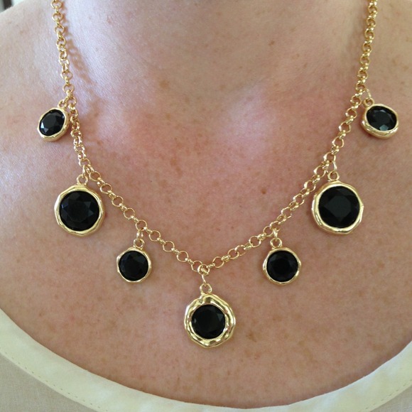 HOLD Carolyn Dainty circle necklace