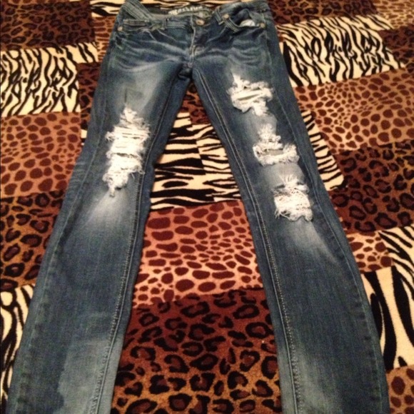 ✋Traded✋Distressed Machine Skinny Jeans - Picture 2 of 3