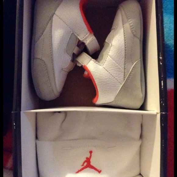 Jordan 3 sz 4 (toddler)