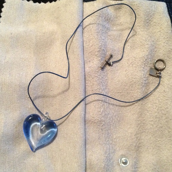 🔴Sold🔴Blue italian glass heart necklace