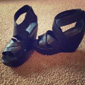 Black strappy wedges