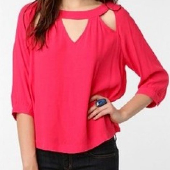 🚫Sold🚫 Urban Outfitters Pink Cut out blouse