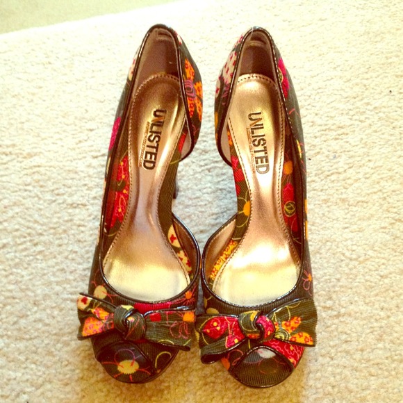 ❗Reduced❗🌸Floral sandals with heels🌸