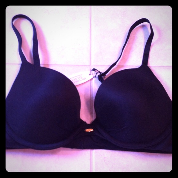 *****SOLD****Victoria's Secret plunge bra