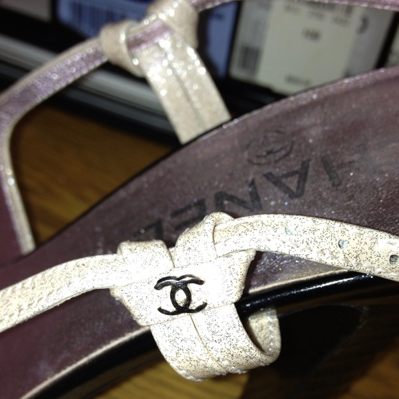 Gently used AUTHENTIC Chanel slingbacks - Picture 3 of 4