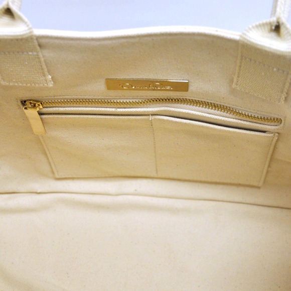 Oscar de la Renta - Picture 4 of 4