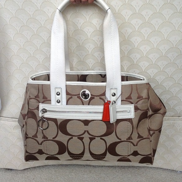 Authentic Coach Daisy signature large tote
