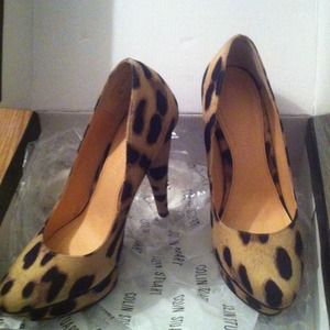 Colin Stuart leopard pumps