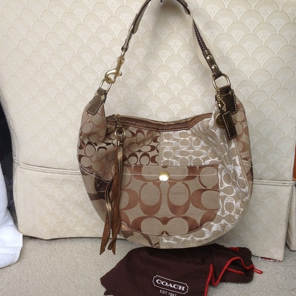 Authentic Coach shoulder handbag