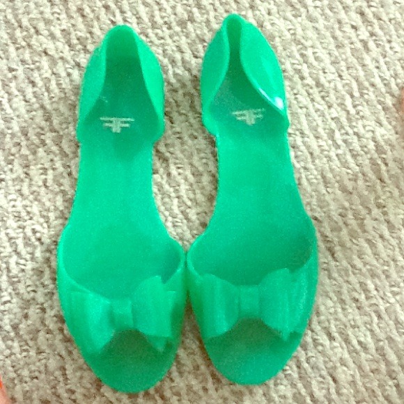 Green bow jelly flats