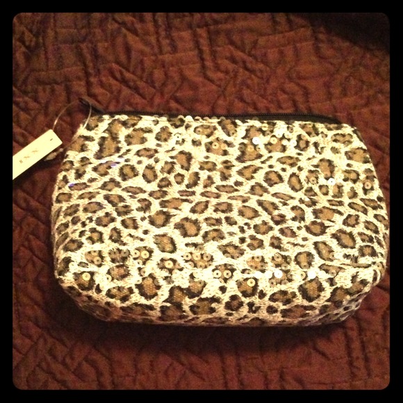 ❌SOLD❌Animal print make up bag!