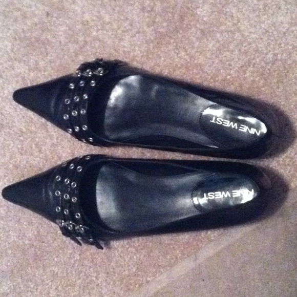 Reserved!Nine West Black Leather Pointed Toe Flats