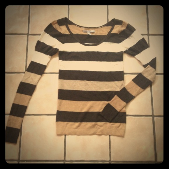 ✋SOLD✋Really Nice Striped Sweater