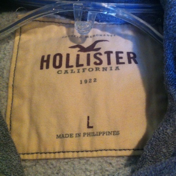 Hollister pull over hoodie - Picture 3 of 3