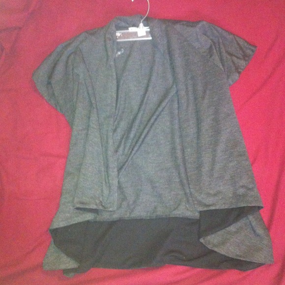 Short sleeve gray cover up - Picture 1 of 2