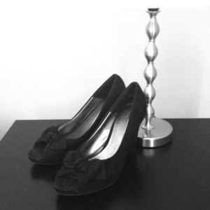 FIONI Suede Wedge Peep-Toe Heels