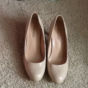 Size 9 nude heels