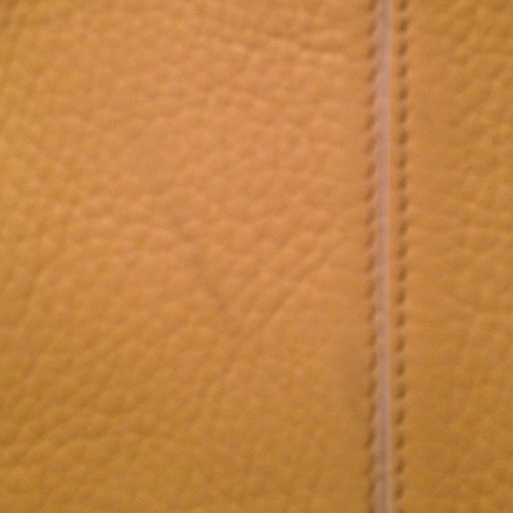 Cole Haan- a beautiful soft yellow leather handbag - Picture 4 of 4