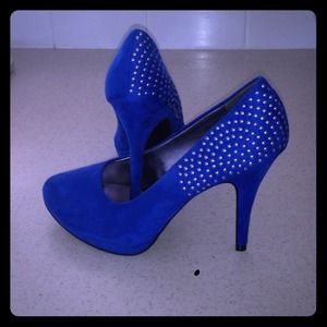 Electric blue faux suede pumps
