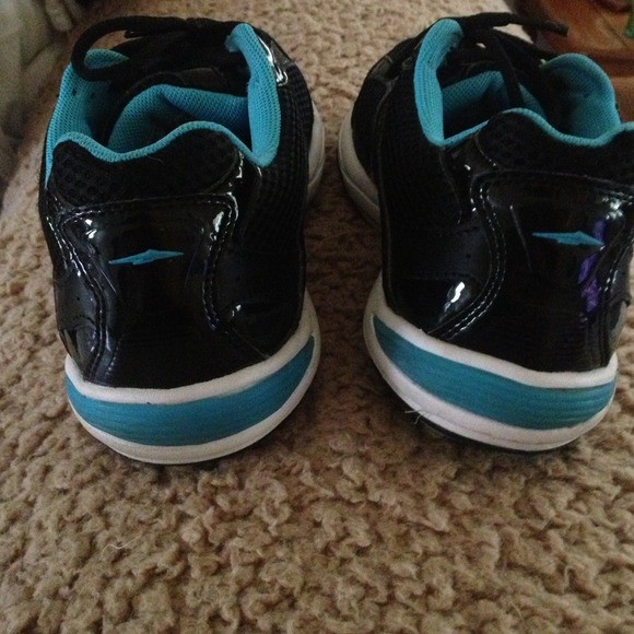 SOLD ❤️❤️❤️❤️❤️❤️❤️❤️Avia shoes - Picture 3 of 3