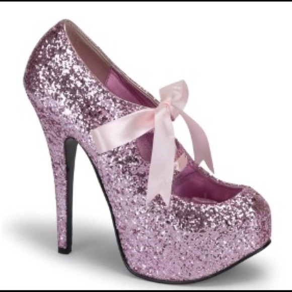 🚫sold to a friend!🚫Sparkle shoes!