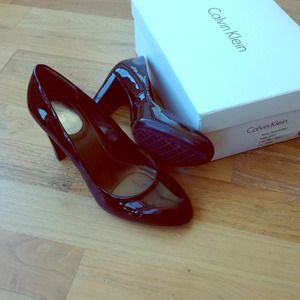 Calvin Klein Black Patent leather pumps size 7