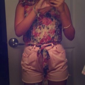 Pink distressed highwaisted shorts