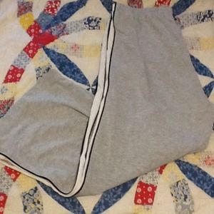 Reebok size Large Comfy Capris