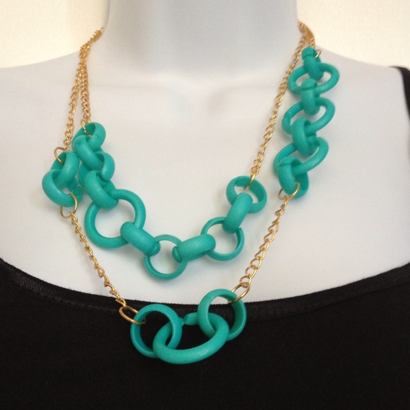 Gold and sea green necklace. - Picture 3 of 3
