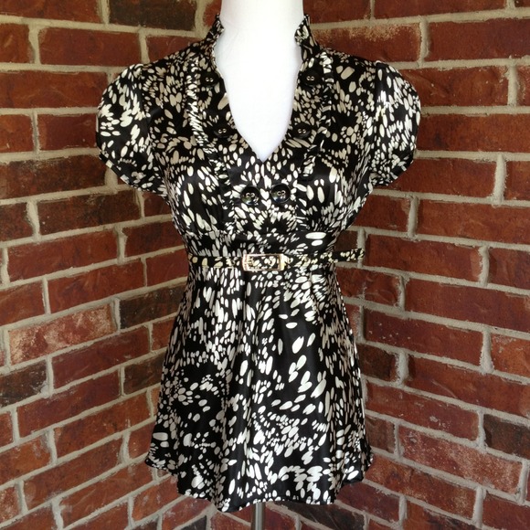 Belted satiny shirt