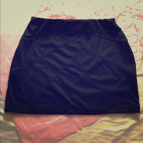❌Traded❌Cute and classy black skirt!