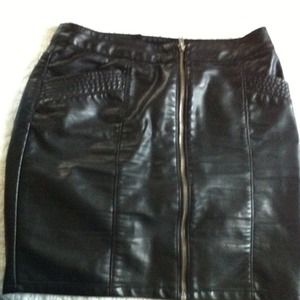 H &M Black faux  skirt