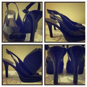 🚫SOLD🚫🎀Patent Leather🎀Sling back Heels