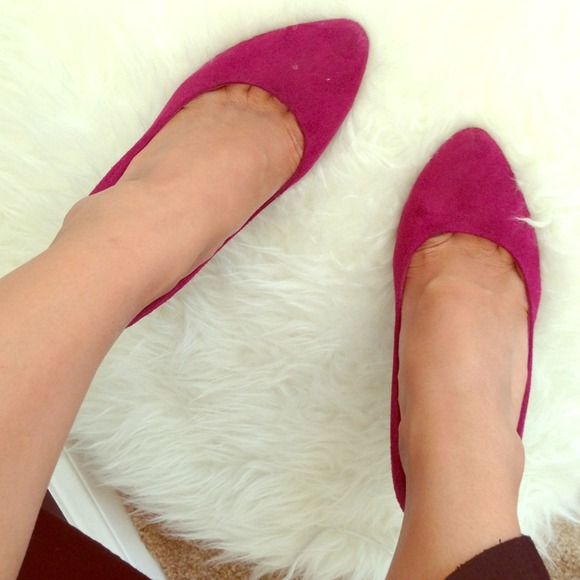 S🚫LD Burgundy Pumps