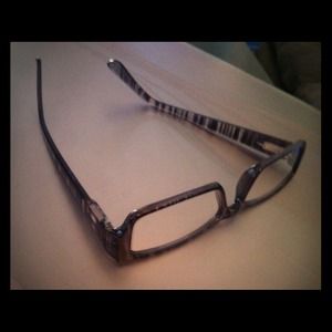 @@TRADED@@+1 Reading Glasses