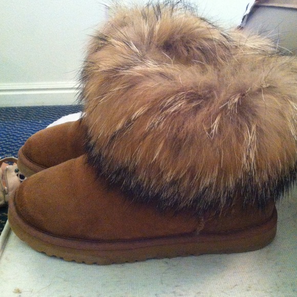 UGG style boots! - Picture 3 of 3