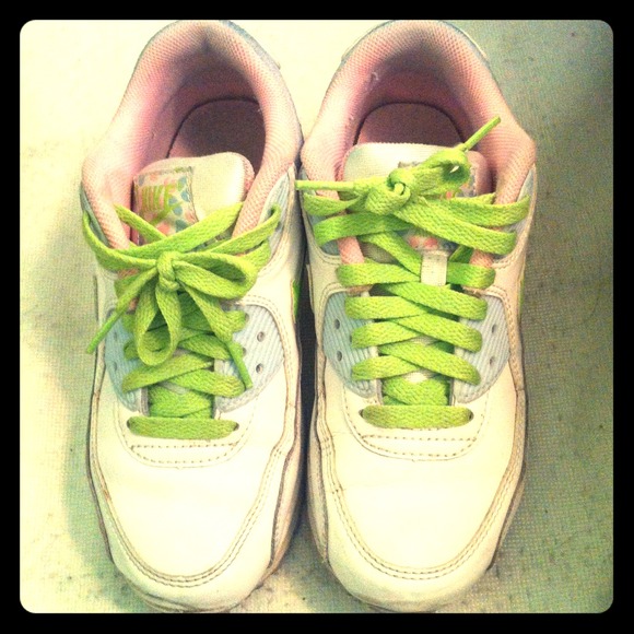 Nike sports shoes