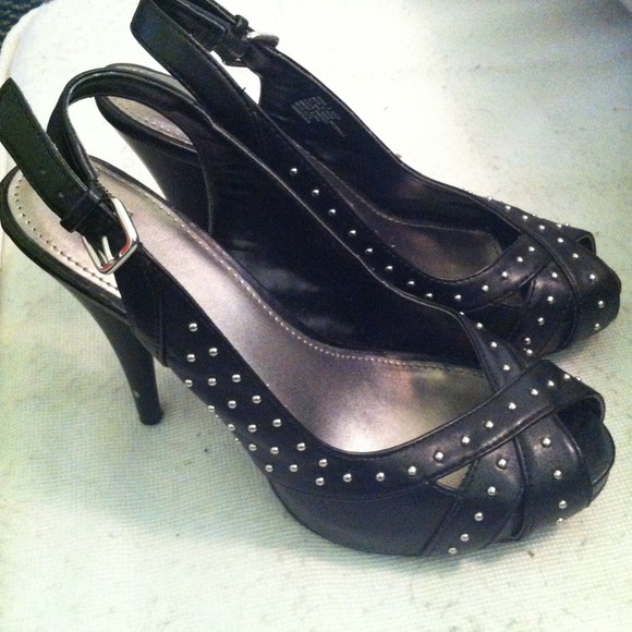 Elle high heel! - Picture 2 of 3