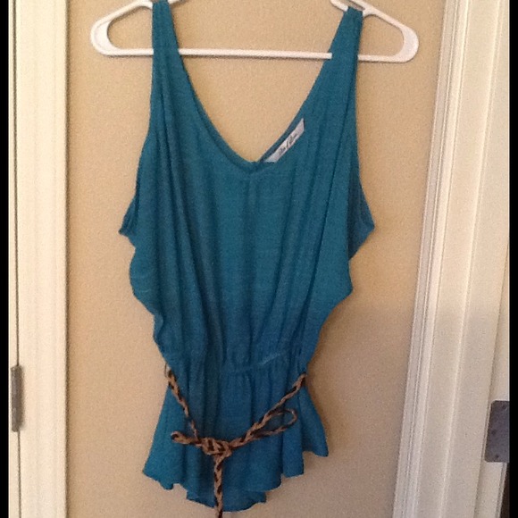 Top - Picture 2 of 2